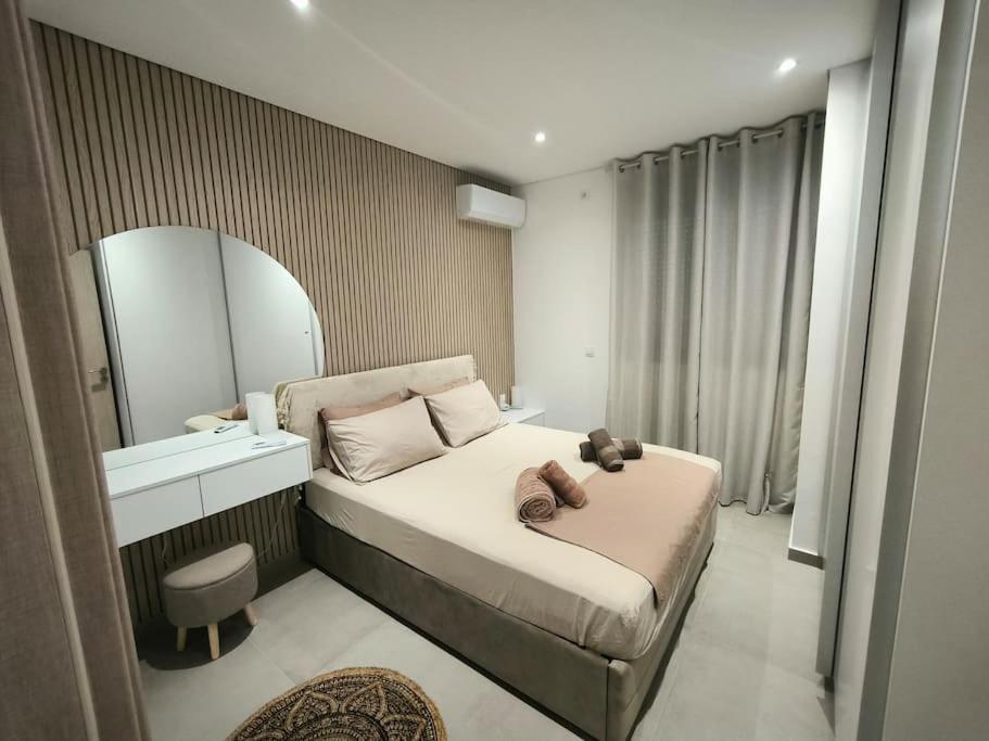 Floral Home 2 - 1St Floor Apt With Private Parking! Atény Exteriér fotografie